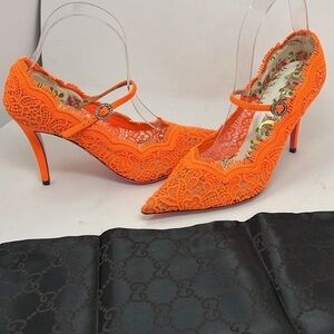 Gucci Sz 37.5 Virginia Orange Lace Mary Jane Pumps Heels